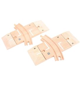 Przejazd kolejowy z łukiem do kolejek drewnianych